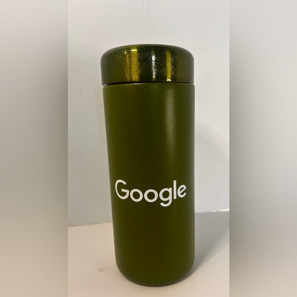 Google Metal Twist Off Tumbler. 500mL Green. Small Scratch On Back Side.